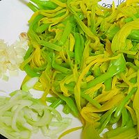 黄花菜炒鸡蛋的做法图解3