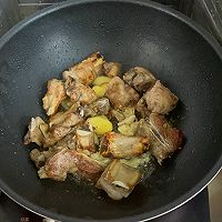 夏日限定:开胃的黄皮焖排骨的做法图解6
