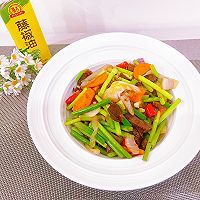 #豪吉藤椒油真香来袭#减脂餐!蒜苔炒牛腱子肉的做法图解1