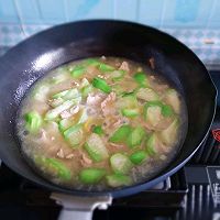 丝瓜豆腐瘦肉汤的做法图解4