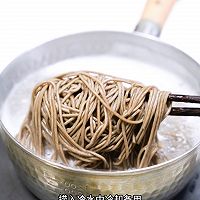 南洋百香果酸辣荞麦面的做法图解5