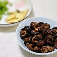 香菇鸡煲的做法图解4