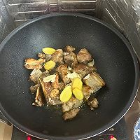 夏日限定:开胃的黄皮焖排骨的做法图解5