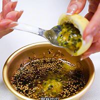 南洋百香果酸辣荞麦面的做法图解2