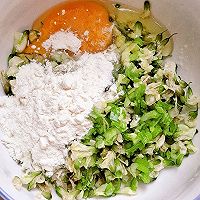 槐花饼的做法图解4