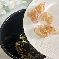 绿豆莲子汤的做法图解2