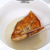 谨记这个鸡排咖喱泡面的做法，好吃到停不下！的做法图解1