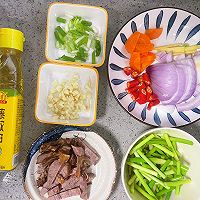 #豪吉藤椒油真香来袭#减脂餐!蒜苔炒牛腱子肉的做法图解2