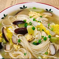 娃娃菜香菇鸡蛋面的做法图解8