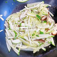 低卡减脂素菜!土豆香菇炒南瓜的做法图解13
