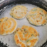 葱油饼#豪吉藤椒油真香来袭#的做法图解15