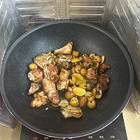 夏日限定:开胃的黄皮焖排骨的做法图解8