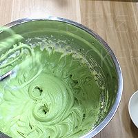 抹茶巧克力脆皮奶酪棒,清凉解暑,让疲惫与烦恼瞬间消散。的做法图解8