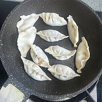 美味早餐！一口爆汁的香菇胡萝卜猪肉馅饺子的做法图解14