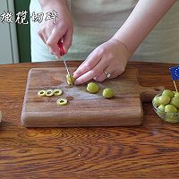 【家庭小酒馆】欧洲橄榄蒜香大虾Tapas的做法图解2