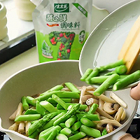 时令鲜食#藕带芦笋炒口蘑的做法图解6