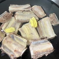 牛排骨萝卜汤的做法图解4