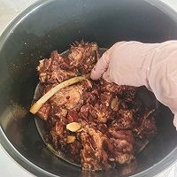 电压力锅版酱骨头的做法图解4