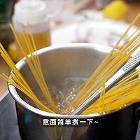 红酒牛肉芦笋意面的做法图解3