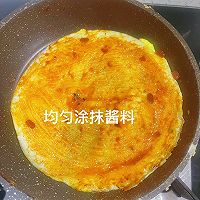 #豪吉藤椒油真香来袭#元气满满的营养早餐!鸡蛋煎饼的做法图解15