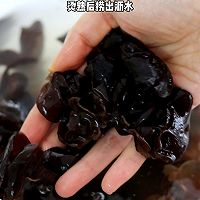 魔芋爽拌木耳，拯救天热没胃口！的做法图解1