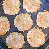 蔬菜鲜虾饼的做法图解6