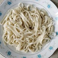 芹菜虾仁冷面的做法图解4