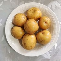 空气炸锅版烤土豆的做法图解1