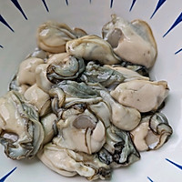 蒜蓉生蚝蒸粉丝的做法图解2