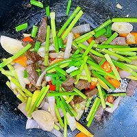 #豪吉藤椒油真香来袭#减脂餐!蒜苔炒牛腱子肉的做法图解12
