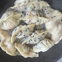 美味早餐！一口爆汁的香菇胡萝卜猪肉馅饺子的做法图解16