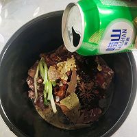 电压力锅版酱骨头的做法图解3