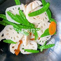 低卡减脂餐!荷兰豆炒藕片(荷塘月色)的做法图解9