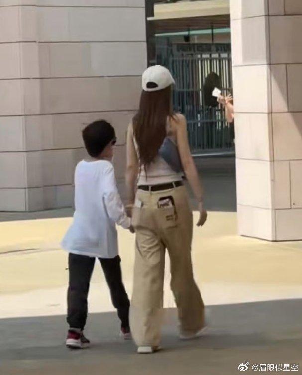 Angelababy近年工作大量减少，有更多时间陪伴儿子。(取材自Instagram)I