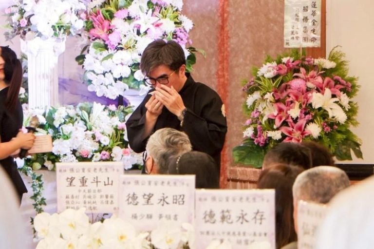 张育安儿子张志群泪崩。记者沈昱嘉／摄影