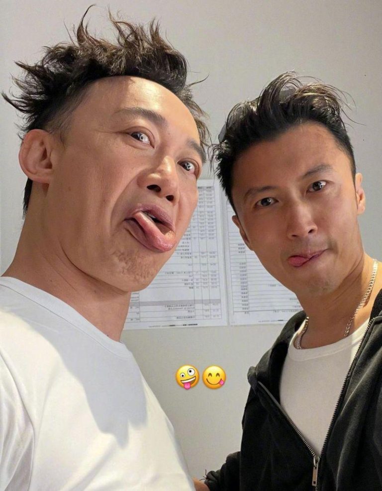 谢霆锋(右)与陈奕迅的搞笑合影，逗乐不少网友。(取材自微博)
