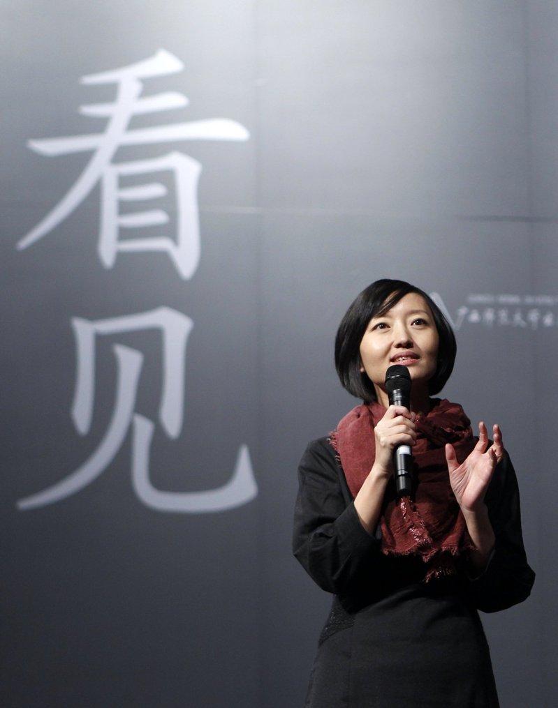 柴静以「真实自有万钧之力」回应书被禁一事。(视频截屏)