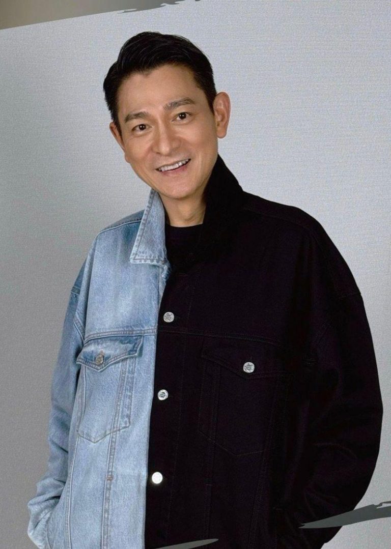 刘德华外型帅气又温柔，至今仍是很多人的理想情人。(摘自微博)