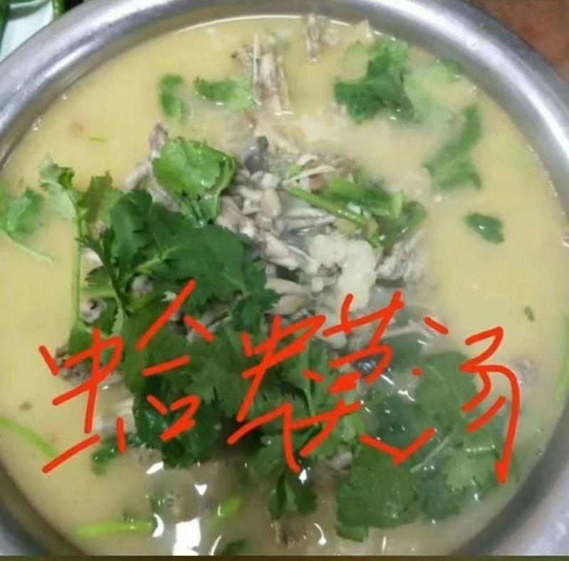 视频中出现的菜色和食材图片。(取材自指尖新闻/当事人供图)