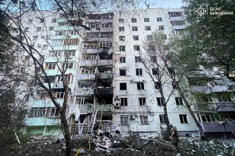 俄军空袭乌克兰西部切尔诺夫策州。(路透)
