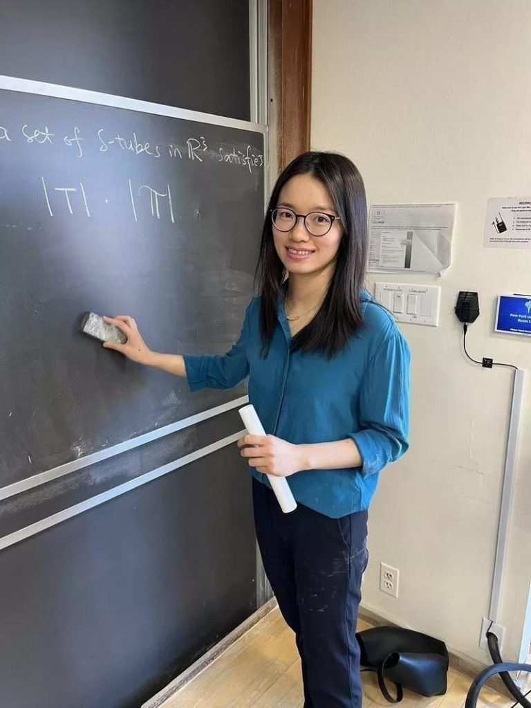 34岁中国青年数学家王虹因在清华大学用英语演说，成为网友攻击目标。（取材自纽约大学柯朗数学科学研究所官网）