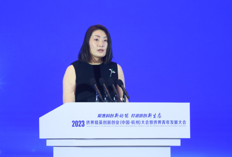 娃哈哈集团现任董事宗馥莉近日遭三名自称是同父异母的弟妹控告，追讨宗庆后生前承诺的21亿美元信托权益。（中新社）