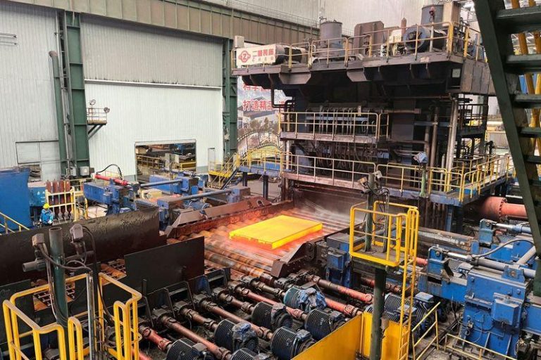 中国驻加拿大大使馆18日批评加拿大对中国进口钢铁征收关税，称此举违反了世界贸易组织 (WTO) 规则，扰乱了全球贸易秩序。（路透）