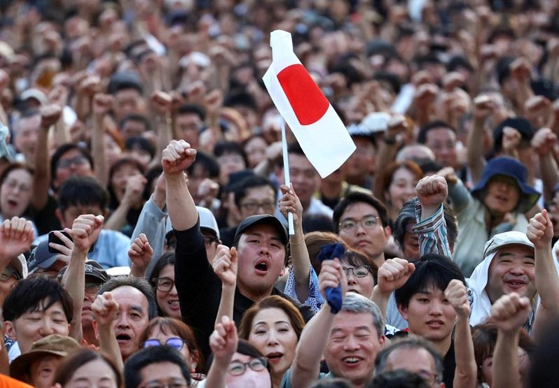 日本参议院大选20日投开票,这次异军突起的参政党政见主张「日本人优先」,人气快速上升。「外国人政策」成了选战焦点之一。(路透)