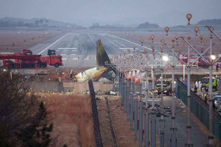南韩济州航空编号7C2216客机去年12月底发生179人罹难的重大空难。路透