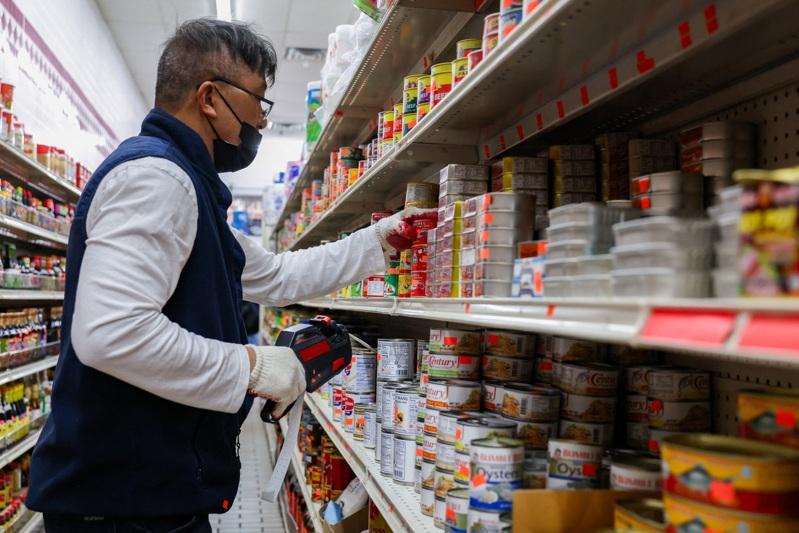 美国食品价格持续上涨,但部分州的物价始终高于全国平均。示意图(路透)