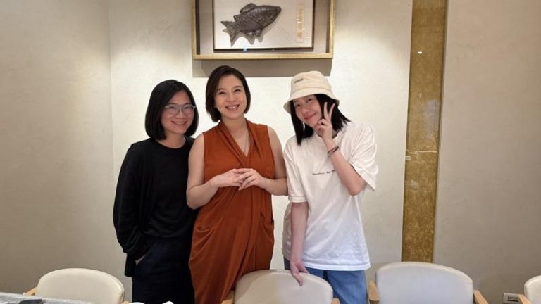 刘品言（中）上张景岚节目时，尚未公开喜讯。(图／好丫提供)