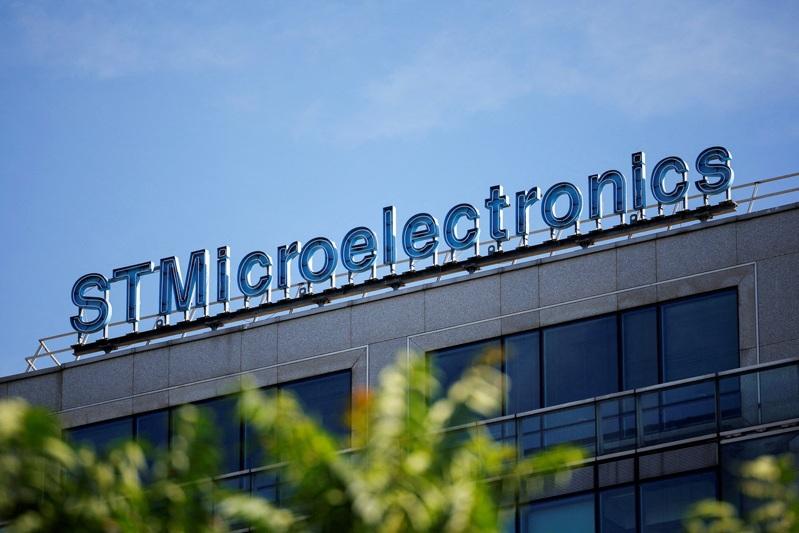 意法半导体(STMicroelectronics)意外亏损,第2季经调整后营运亏损1.33亿美元。(路透)