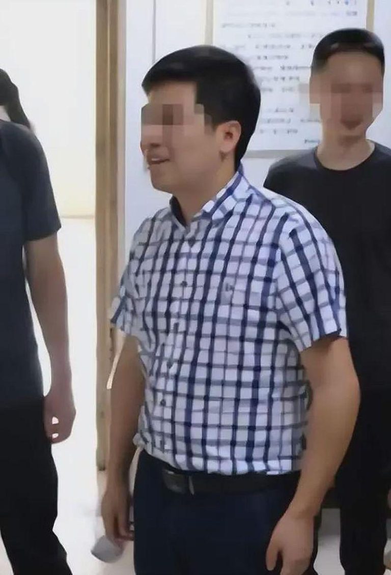 网传涉事教授照。(取材自澎湃新闻)