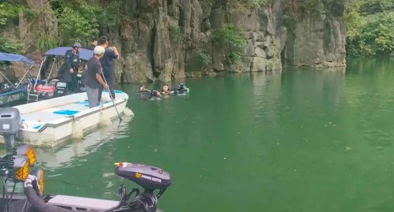 图为搜救现场。(取材自潇湘晨报)